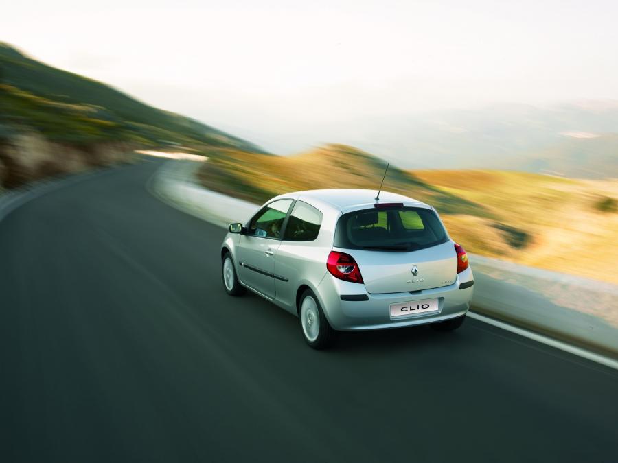  Renault Clio 2006 года  (фото 60 из 97)